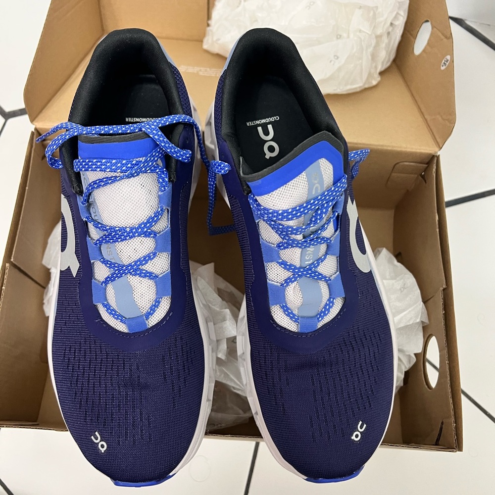On Running size 9.5 Cloud Monster